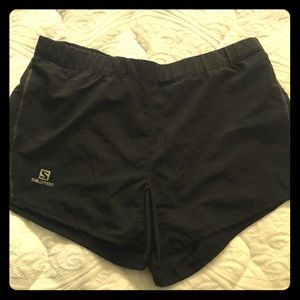 Salomon size Small Black running shorts